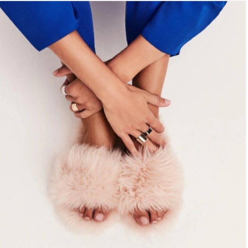Inuikii Shearling Slippers